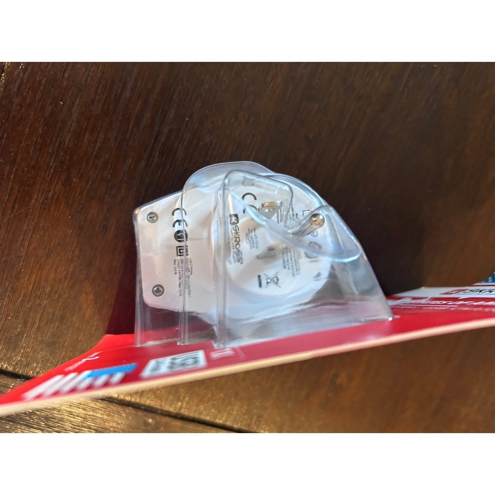Skross World to USA USB Travel Adapter 1.302480 Type B Plug with 2.4A USB Port - Picture 4 of 4